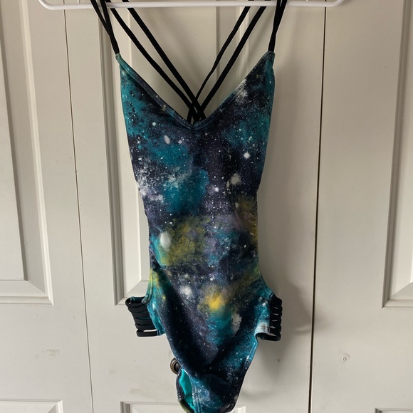 Volcom Swim - Picture 2 of 4